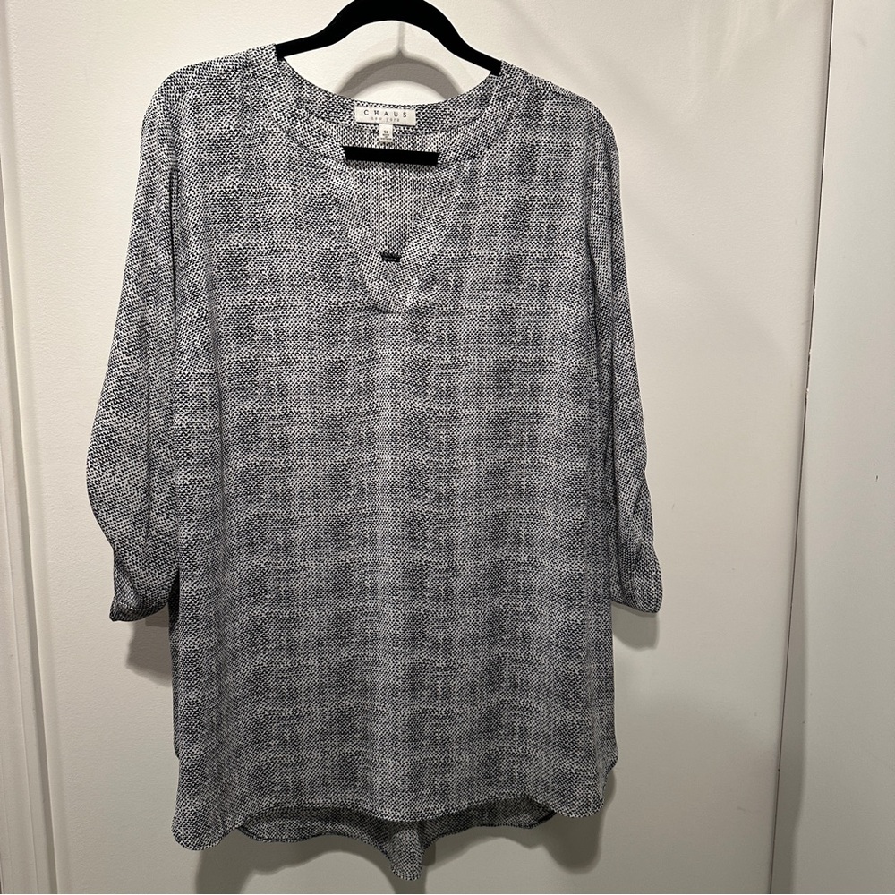 Chaus 1X Monochrome Textured Chic Blouse
